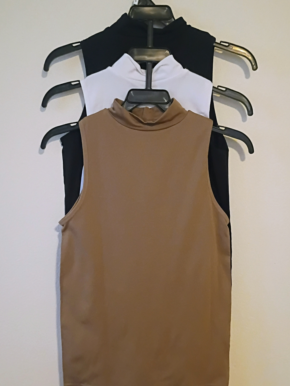 Sleeveless Mock Neck Top - Tan, Black & White